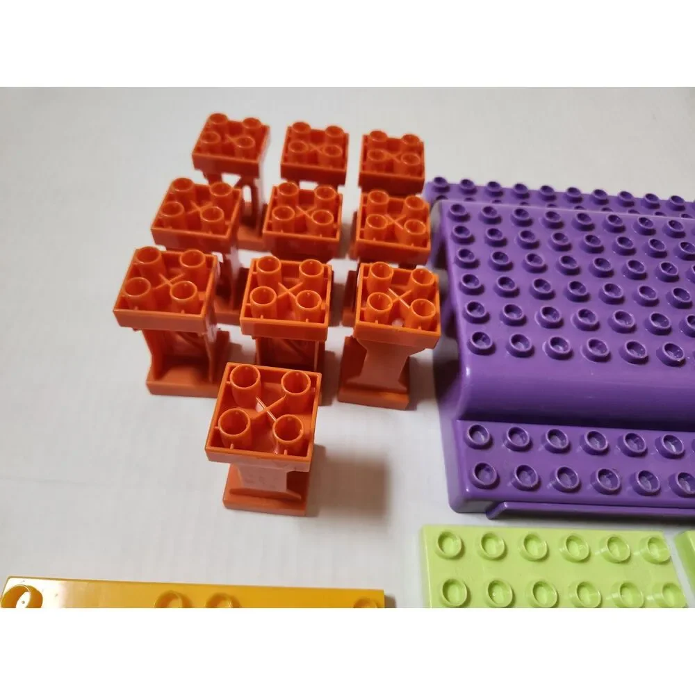 Mega Bloks Mixed Lot – Train Station & Building Pieces
